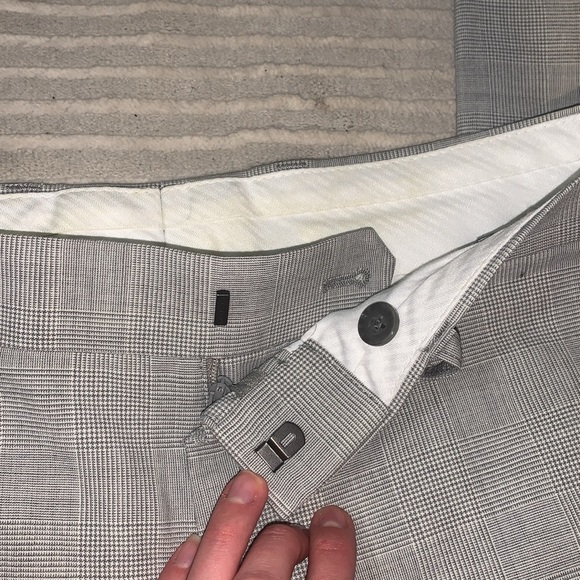 Mens express dress pants size 28x28 Slim fit - Picture 2 of 4